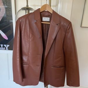 Aritzia Babaton Smith blazer size small in cognac